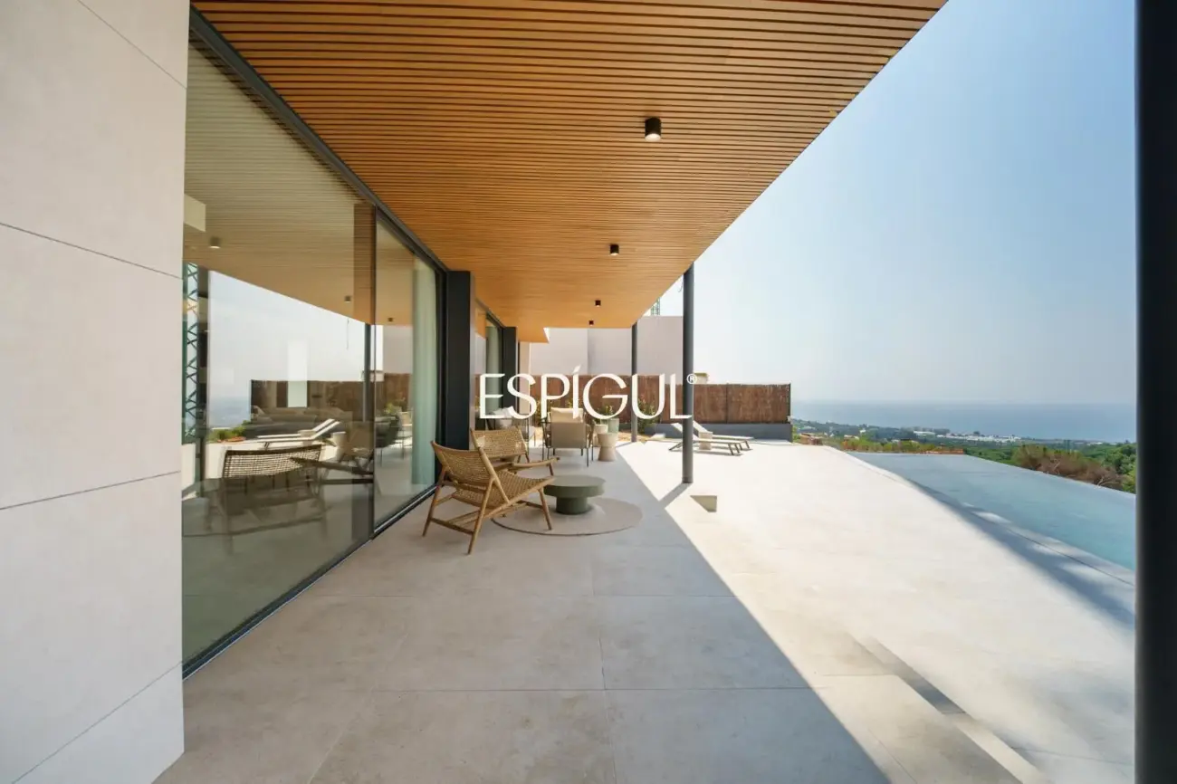 Luxe amb vistes al mar: Exclusives cases d’obra nova amb piscina a Llavaneres