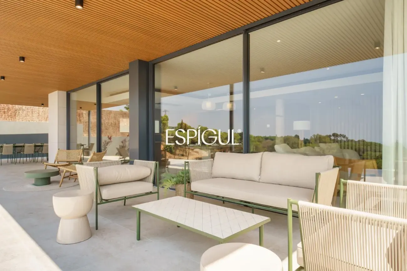 Luxe amb vistes al mar: Exclusives cases d’obra nova amb piscina a Llavaneres