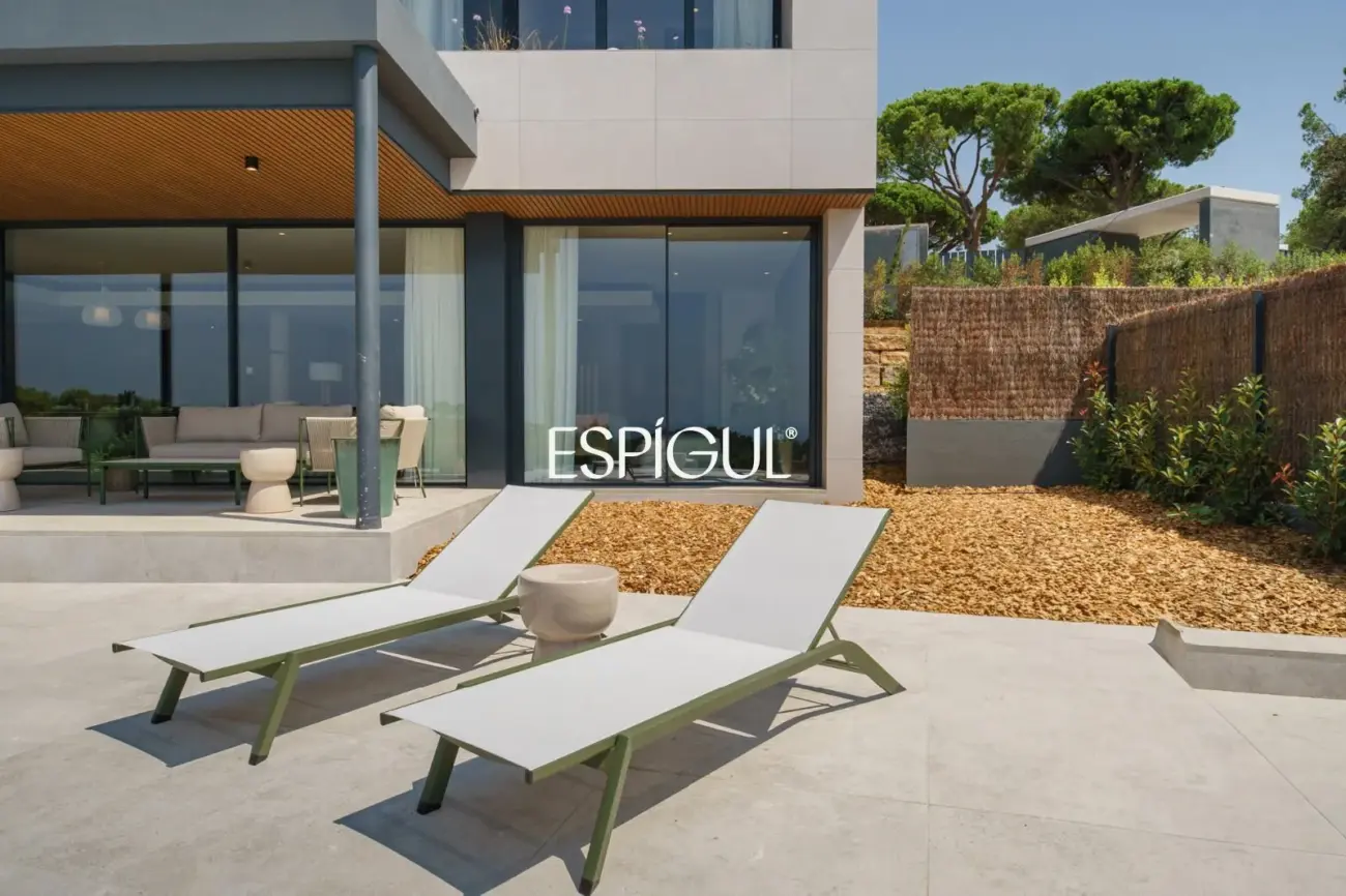 Luxe amb vistes al mar: Exclusives cases d’obra nova amb piscina a Llavaneres