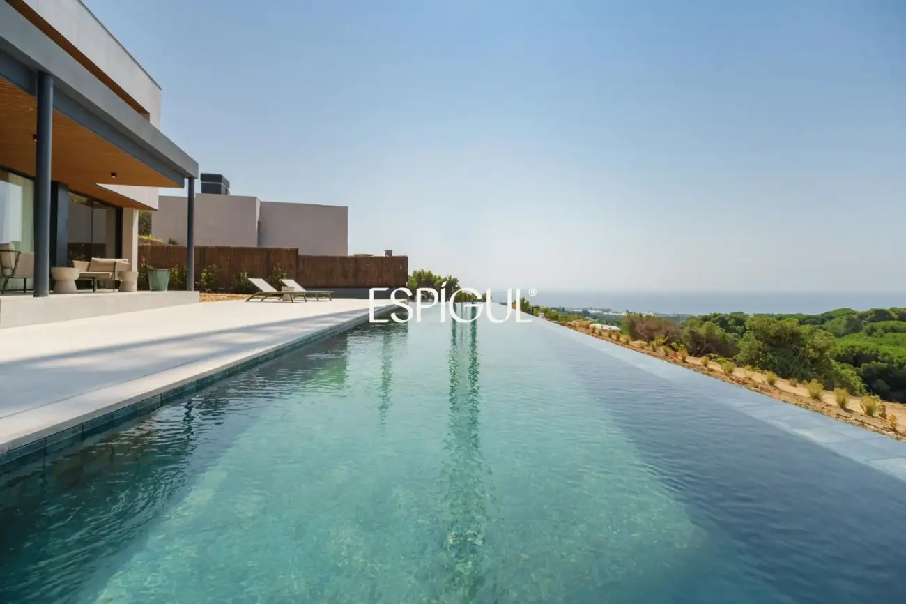 Luxe avec vue sur la mer : Maisons neuves exclusives avec piscine à Llavaneras