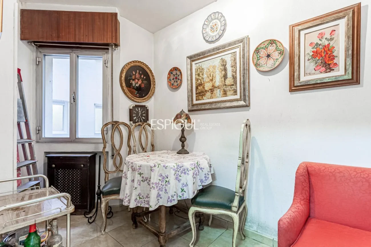 Apartment to renovate in Ortega y Gasset with garage and storage room