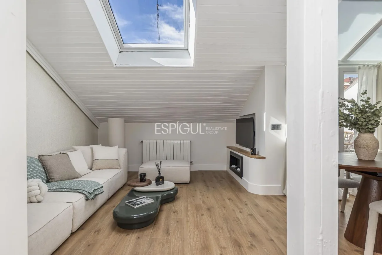 Duplex apartment with terrace on Calle Barquillo, Chueca-Justicia