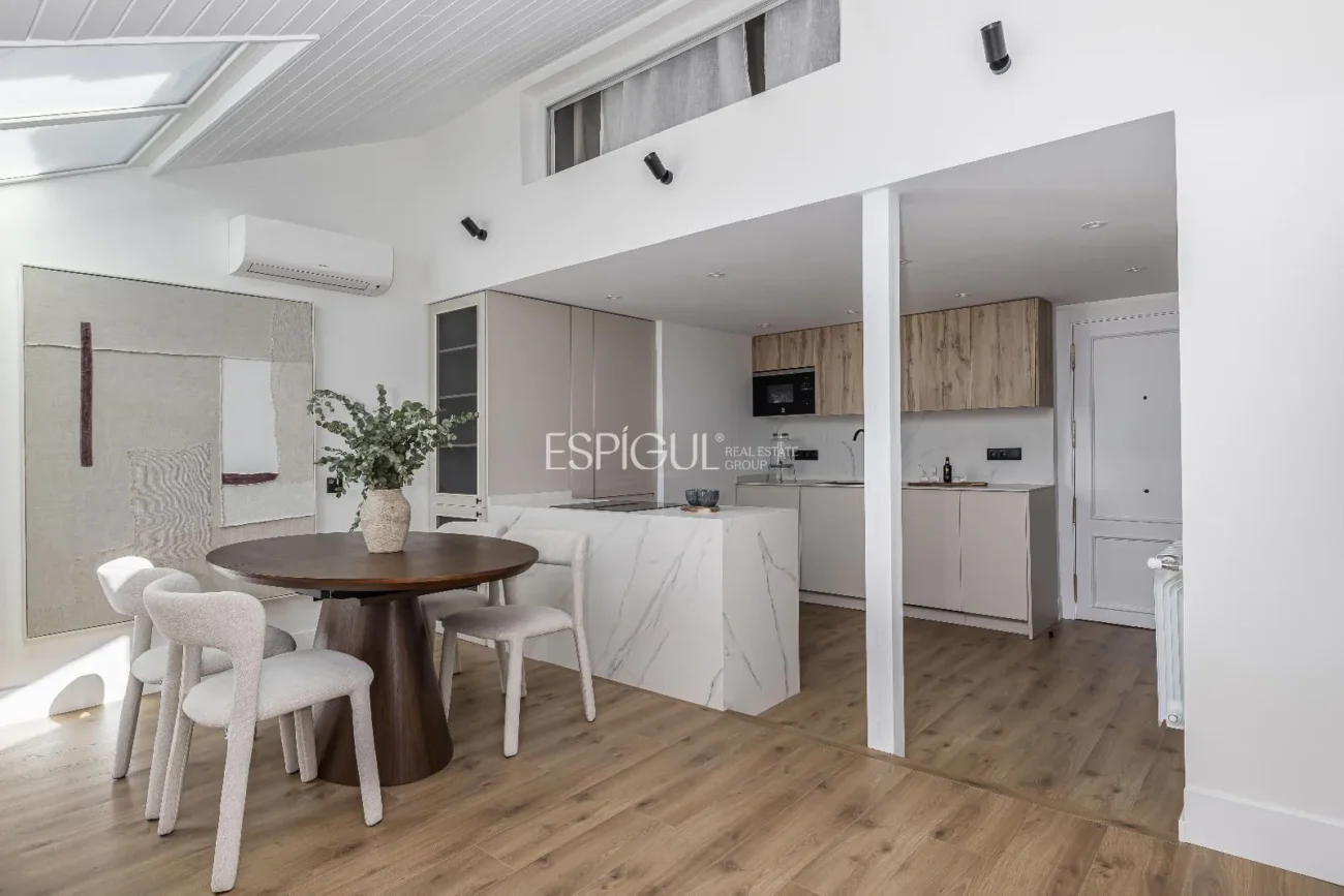 Duplex apartment with terrace on Calle Barquillo, Chueca-Justicia