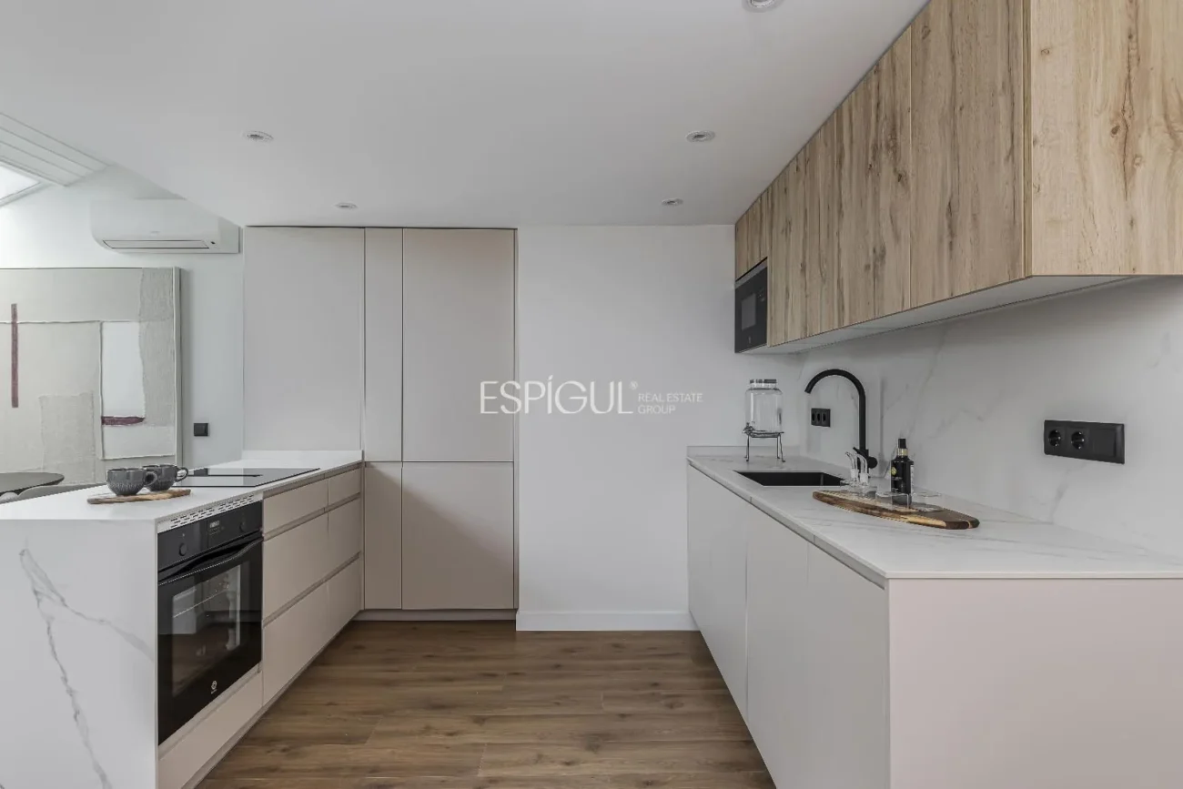 Duplex apartment with terrace on Calle Barquillo, Chueca-Justicia