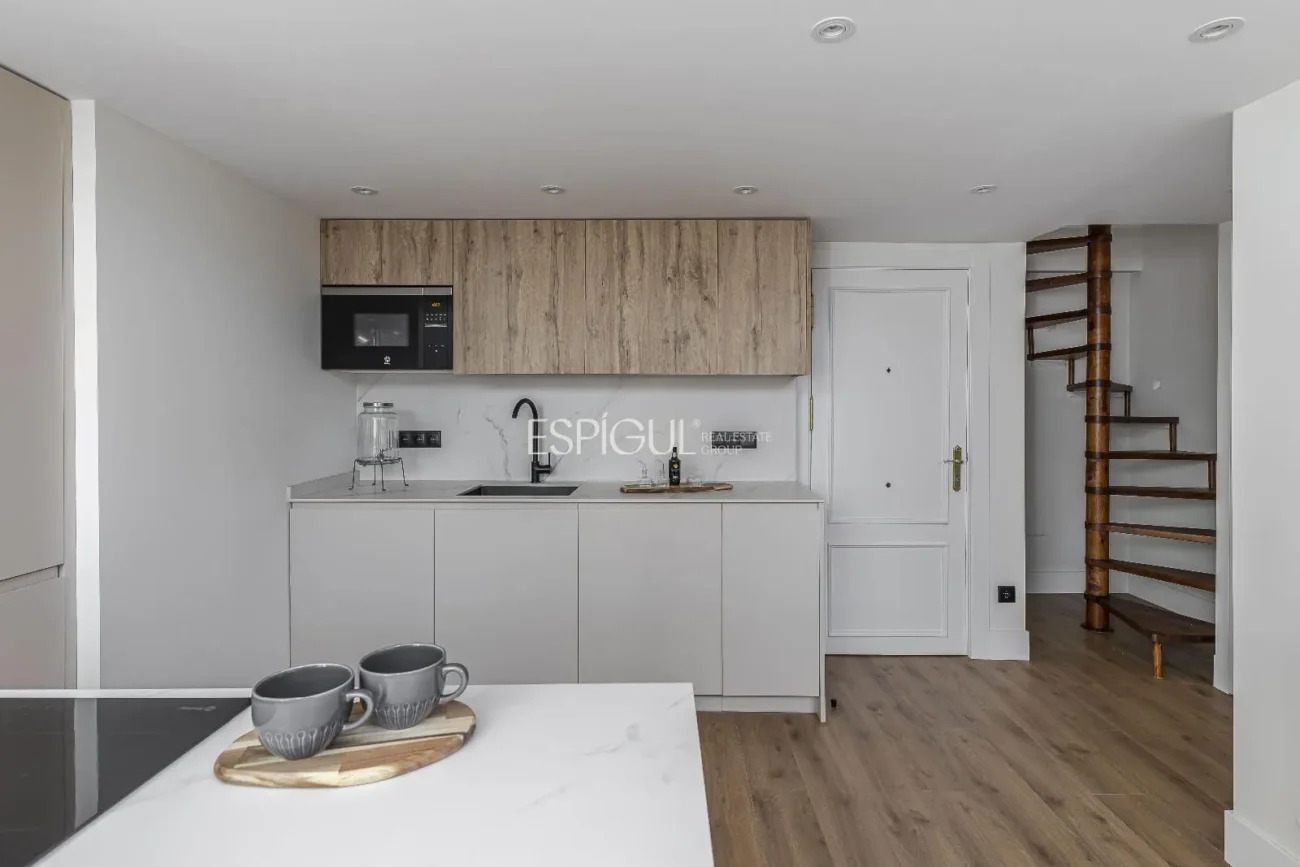 Duplex apartment with terrace on Calle Barquillo, Chueca-Justicia