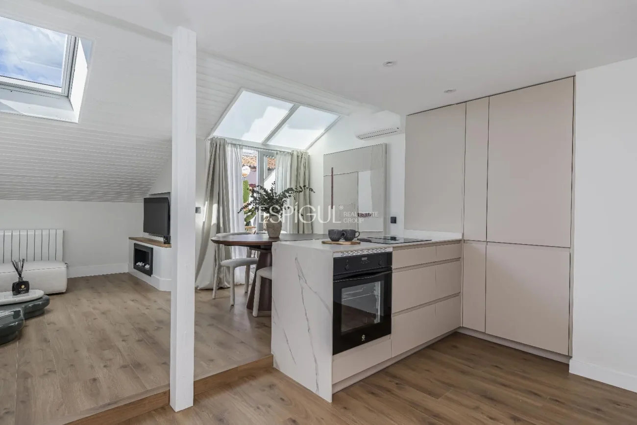 Duplex apartment with terrace on Calle Barquillo, Chueca-Justicia