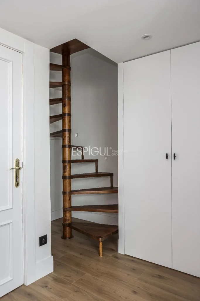 Duplex apartment with terrace on Calle Barquillo, Chueca-Justicia