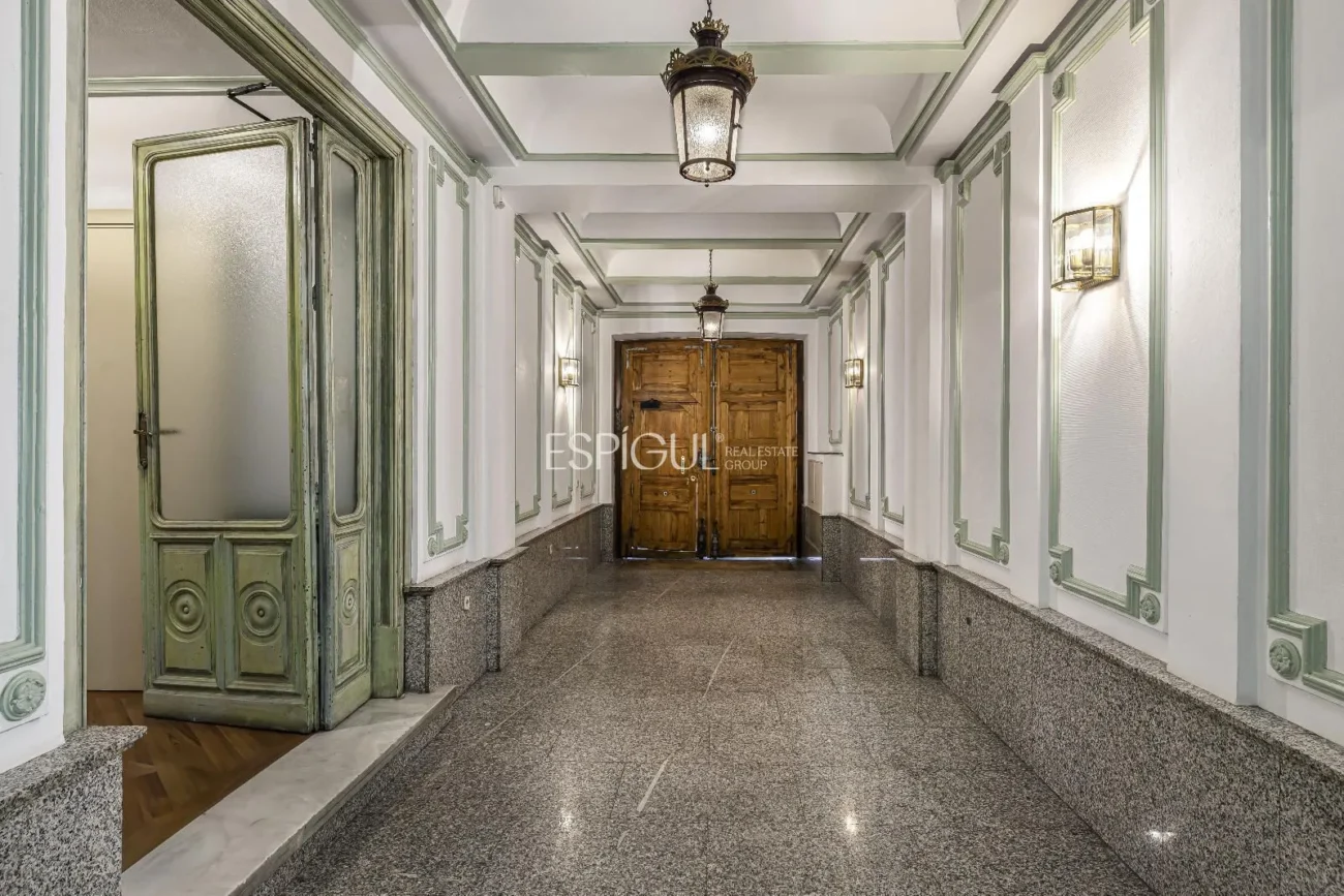 Duplex apartment with terrace on Calle Barquillo, Chueca-Justicia