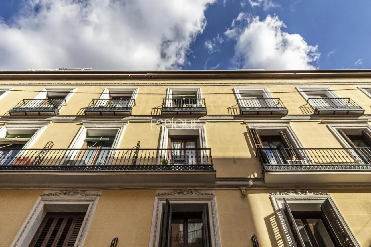 Duplex apartment with terrace on Calle Barquillo, Chueca-Justicia