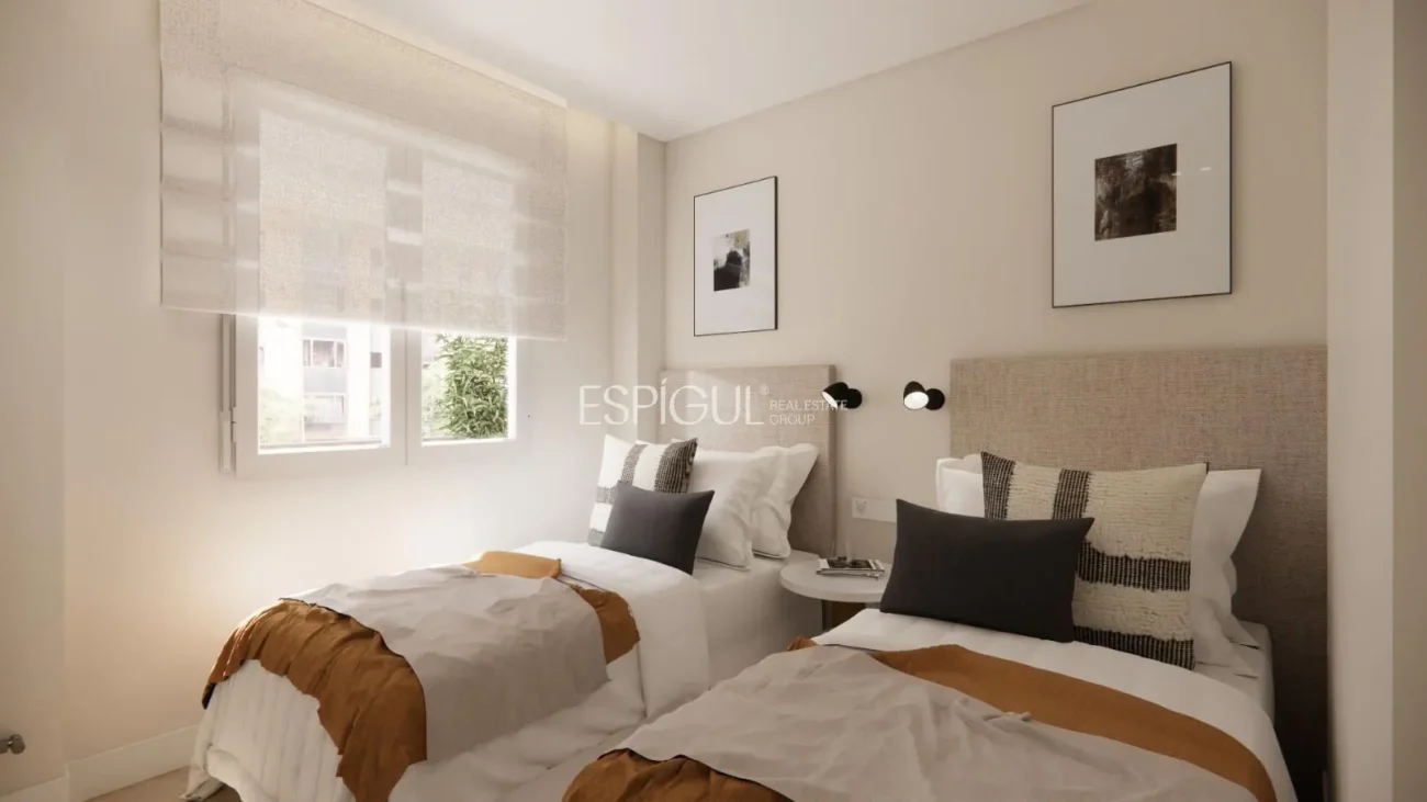 Apartment with terrace on Poeta Esteban Villegas street, Jeronimos