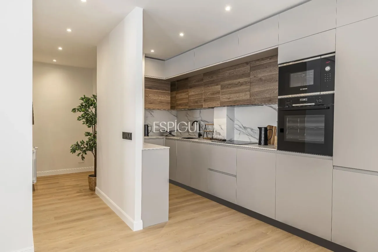 Apartment with terrace for sale in General Diaz Porlier, Lista