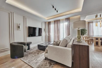 Piso exterior con terraza en Calle Leganitos, Palacio