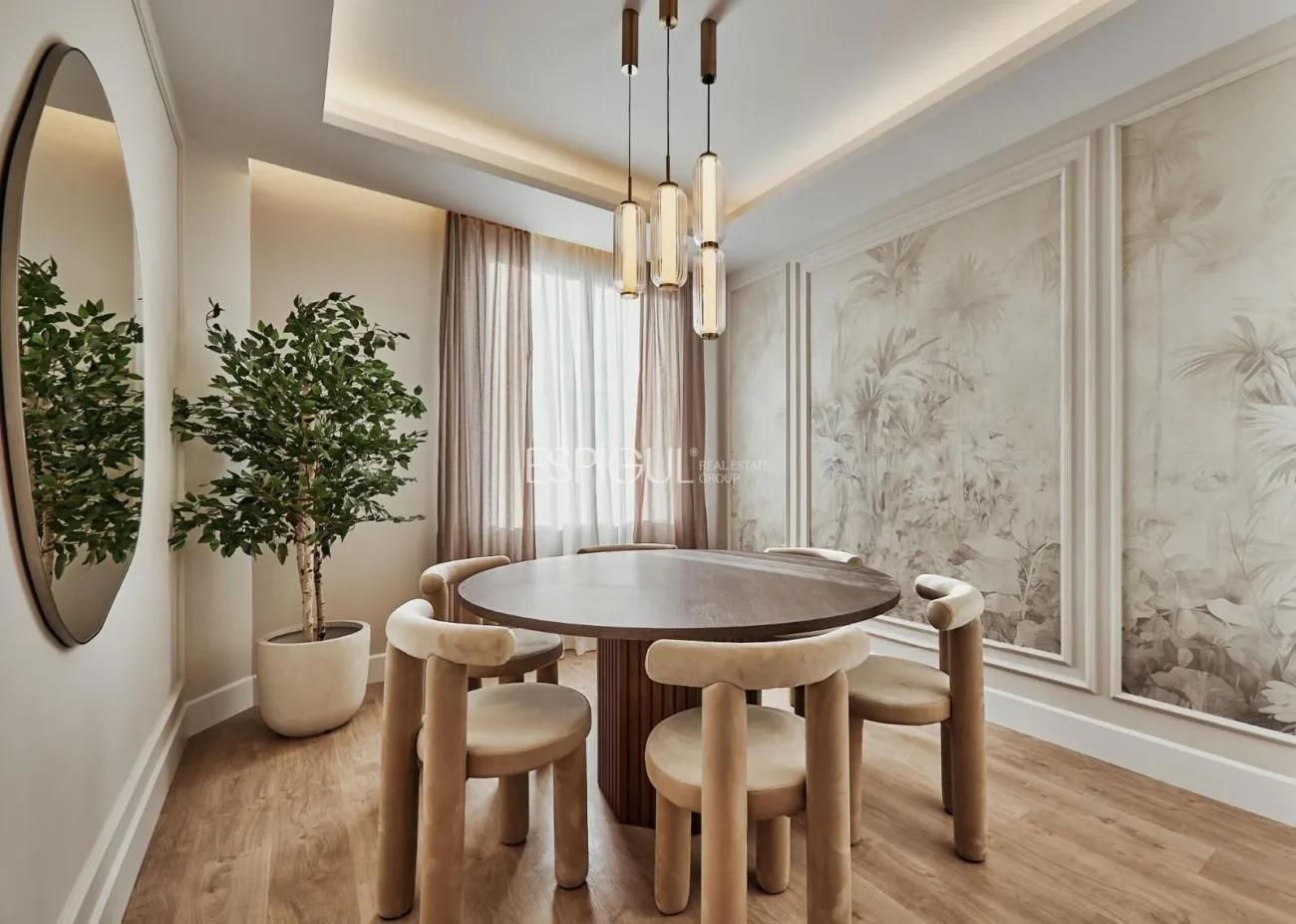 Piso exterior con terraza en Calle Leganitos, Palacio