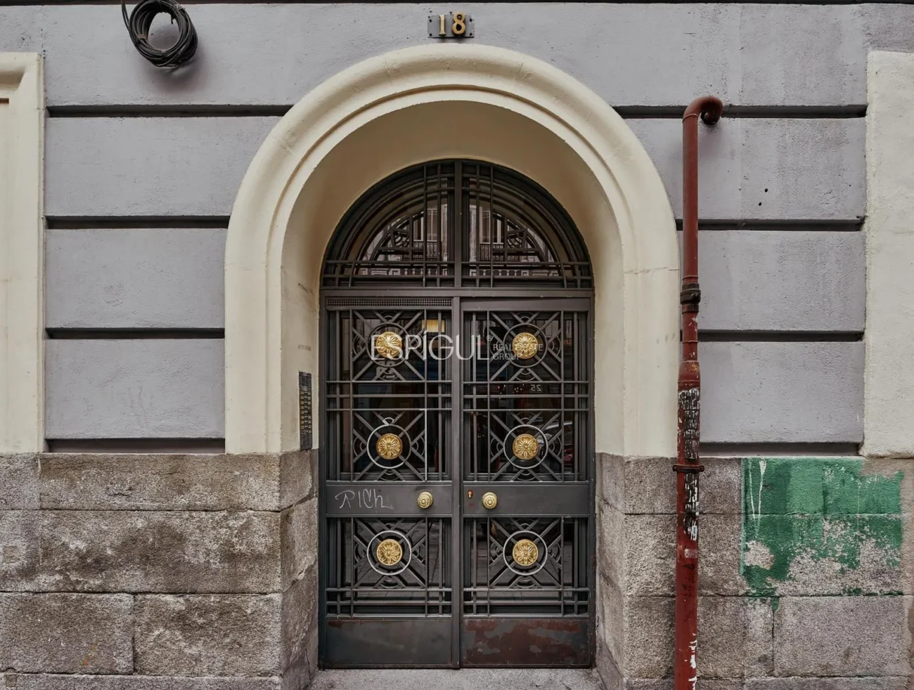 Piso exterior con terraza en Calle Leganitos, Palacio