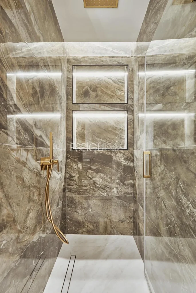 Piso exterior con terraza en Calle Leganitos, Palacio