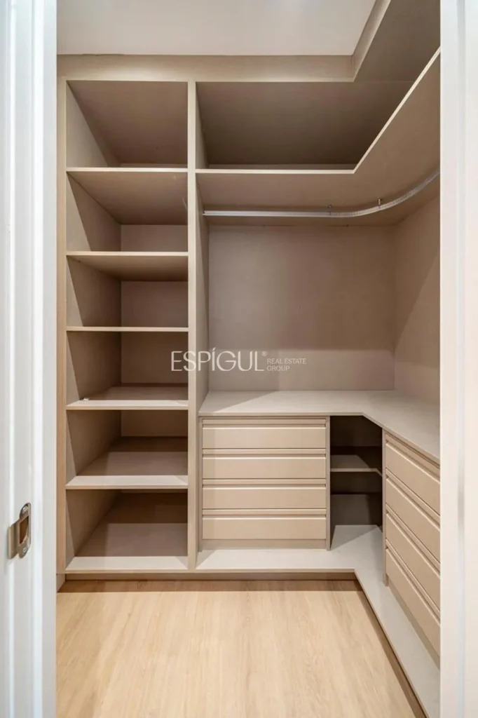 Exterior apartment on Goya Street, Salamanca District