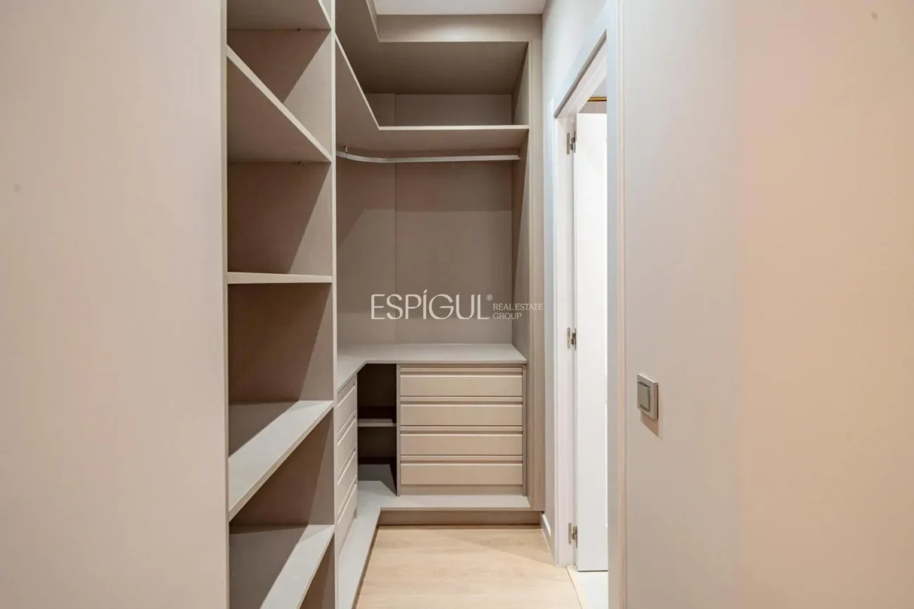 Exterior apartment on Goya Street, Salamanca District