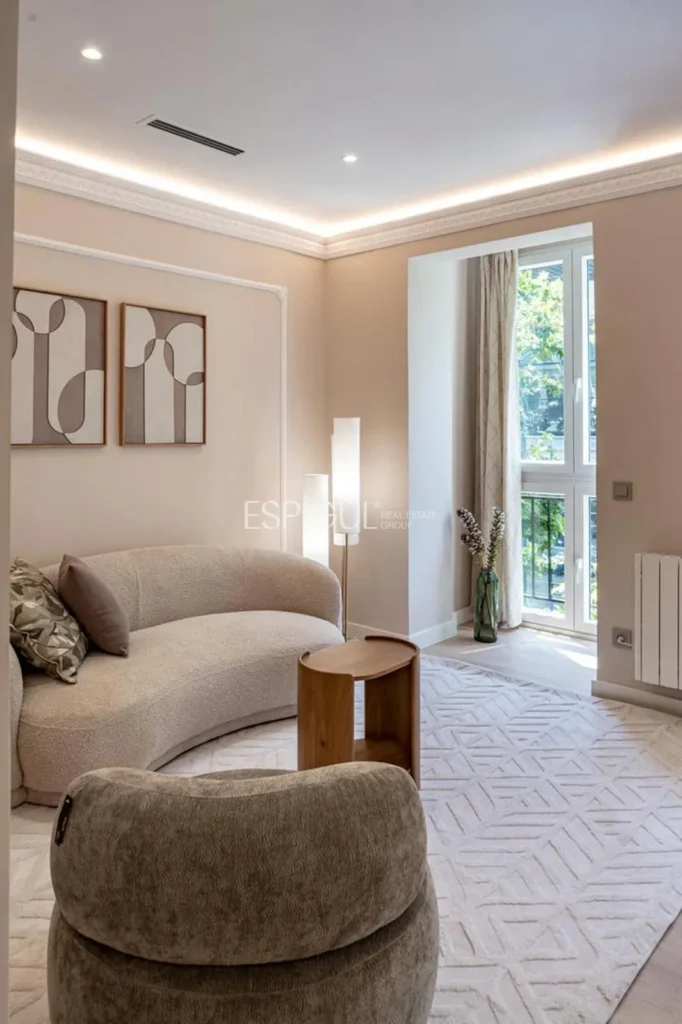 Exterior apartment on Goya Street, Salamanca District