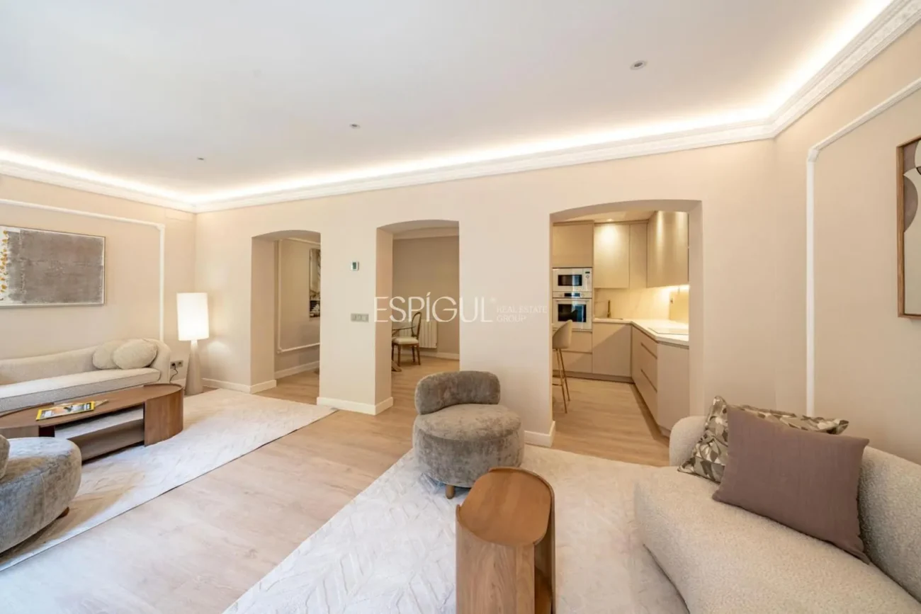 Exterior apartment on Goya Street, Salamanca District