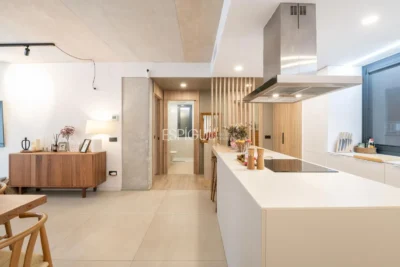 Modern apartment with a 77 m² garden and 2 parking spaces in the heart of Teià.