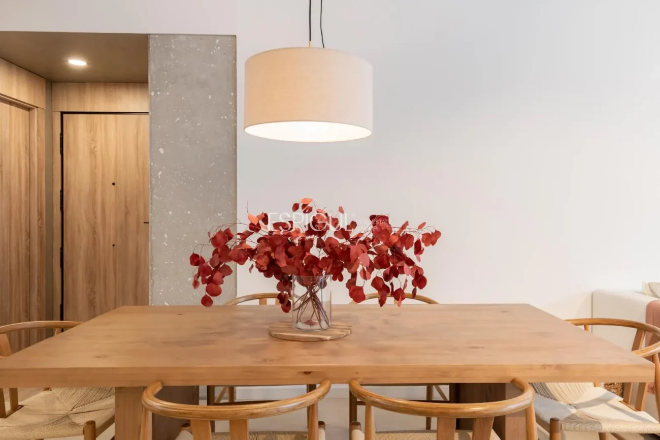 Modern apartment with a 77 m² garden and 2 parking spaces in the heart of Teià.