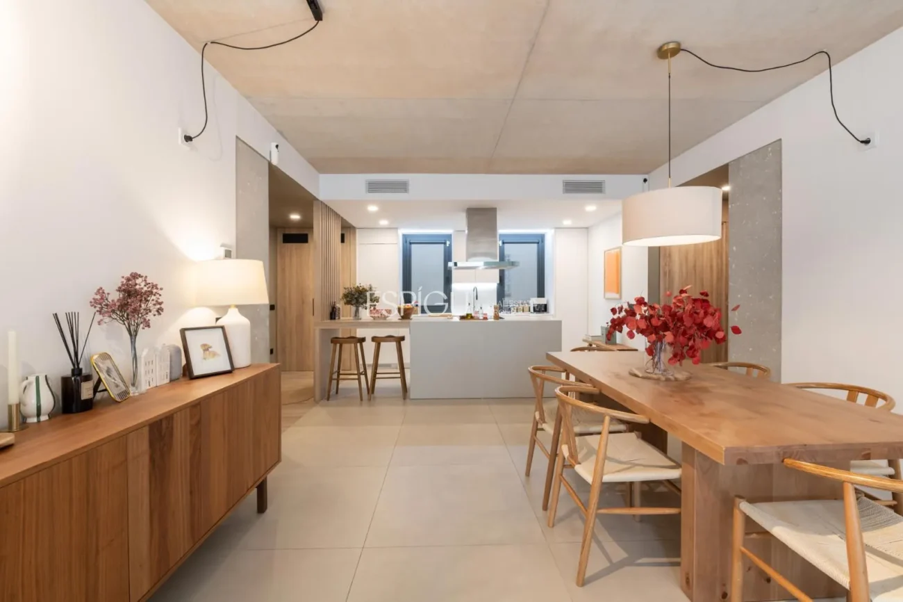 Modern apartment with a 77 m² garden and 2 parking spaces in the heart of Teià.