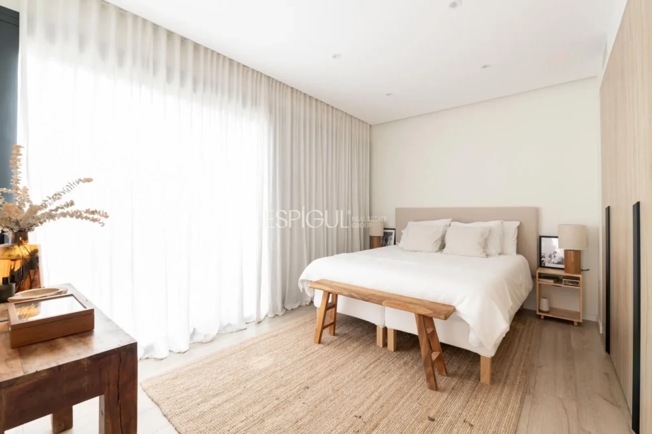 Modern apartment with a 77 m² garden and 2 parking spaces in the heart of Teià.