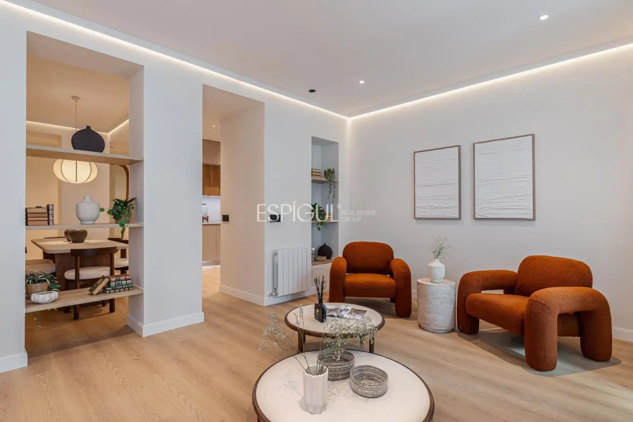 Renovated apartment for sale in Plaza Dos de Mayo, Malasaña