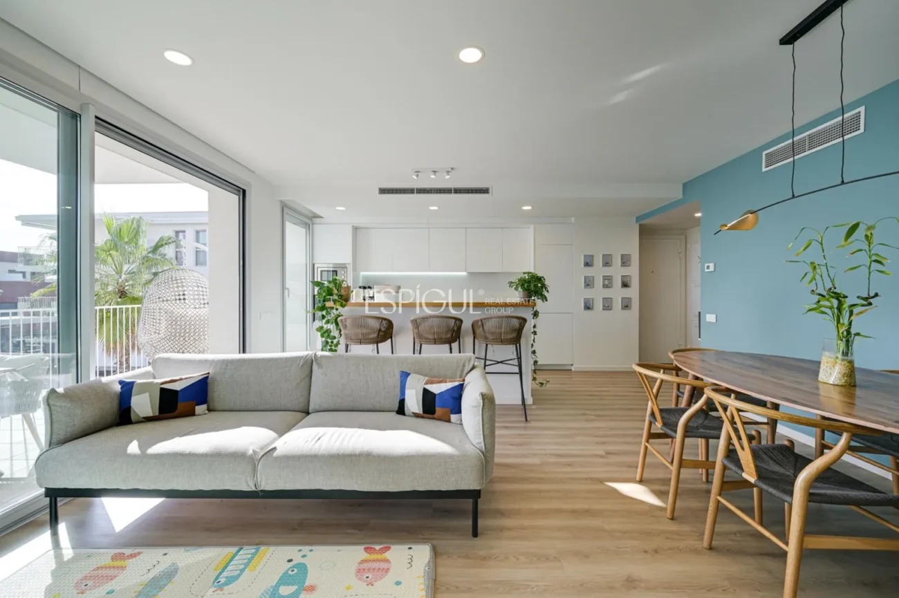 Прекрасная квартира в новостройке недалеко от моря в Эль-Масноу