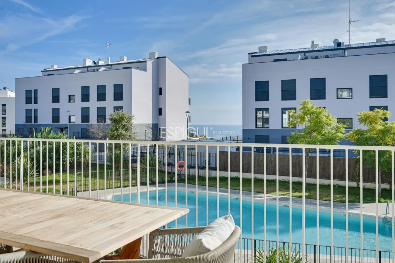 Прекрасная квартира в новостройке недалеко от моря в Эль-Масноу