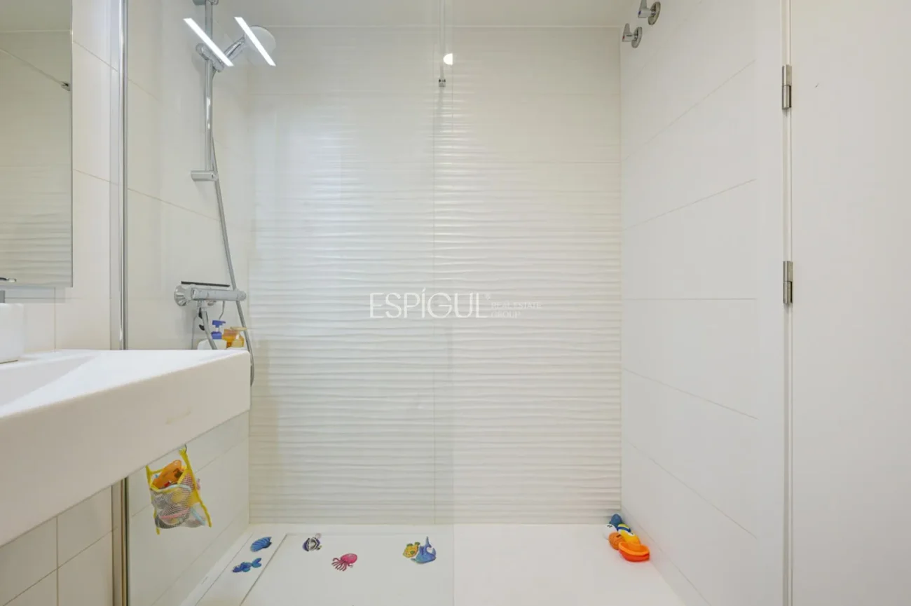 Прекрасная квартира в новостройке недалеко от моря в Эль-Масноу