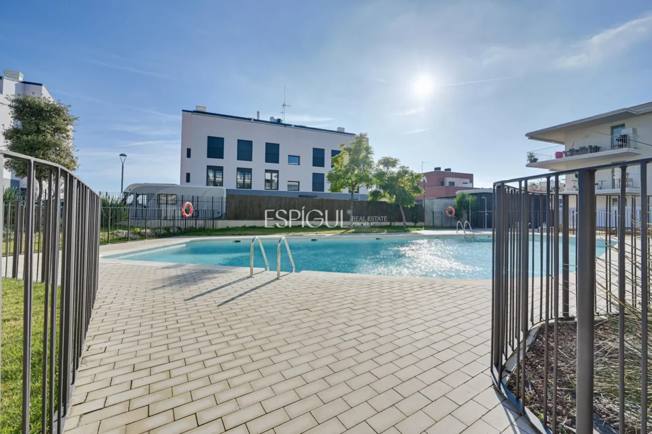 Прекрасная квартира в новостройке недалеко от моря в Эль-Масноу