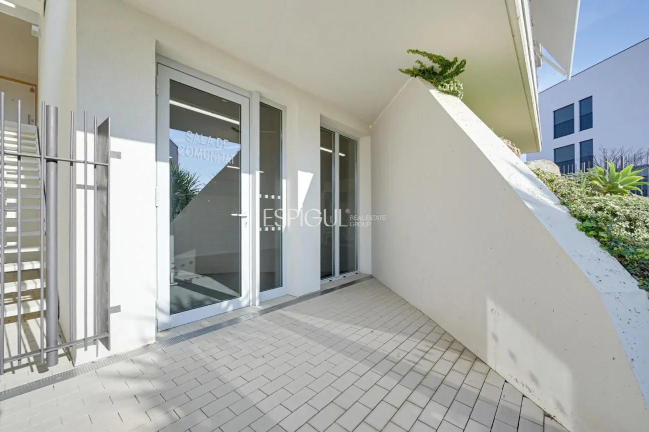 Прекрасная квартира в новостройке недалеко от моря в Эль-Масноу