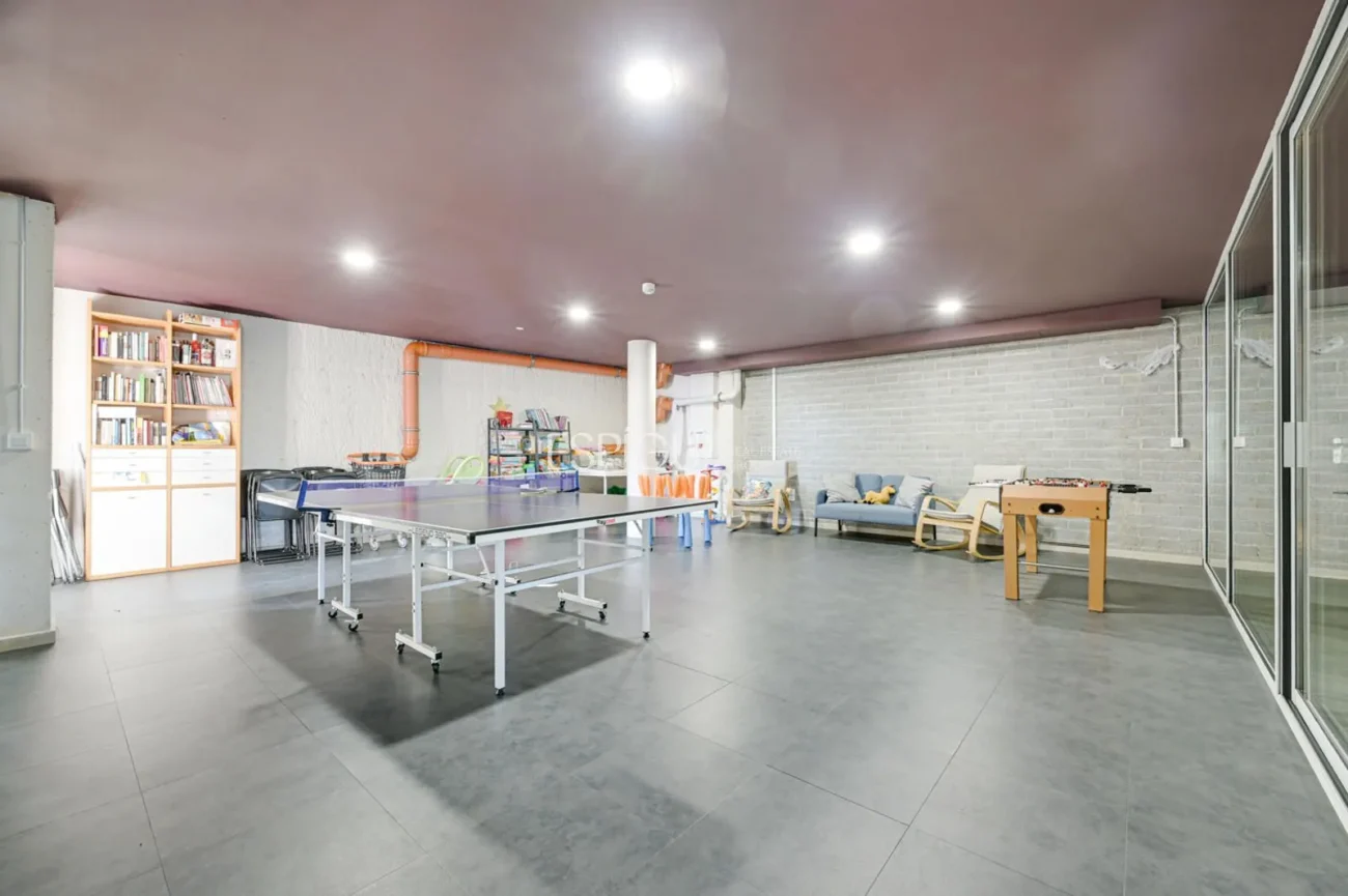 Прекрасная квартира в новостройке недалеко от моря в Эль-Масноу