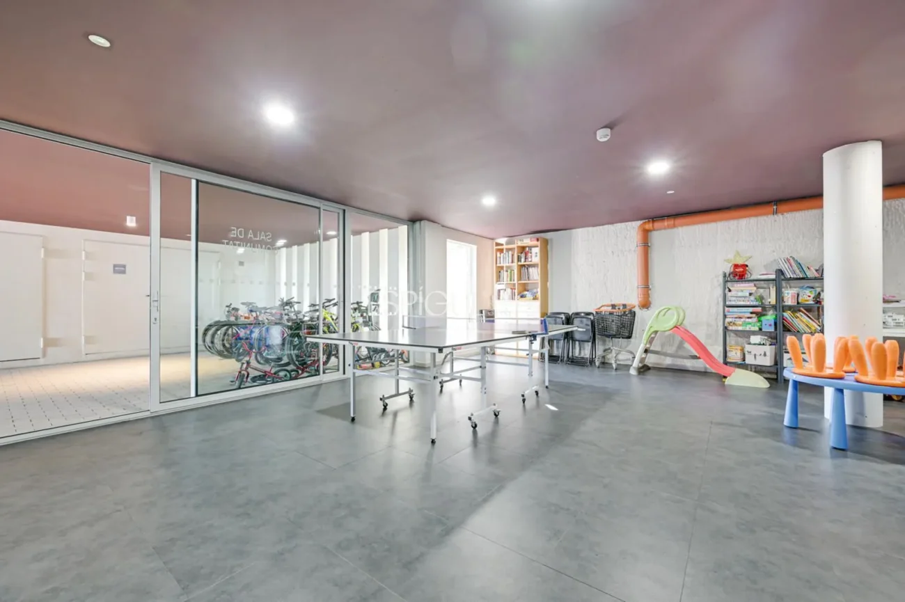 Прекрасная квартира в новостройке недалеко от моря в Эль-Масноу