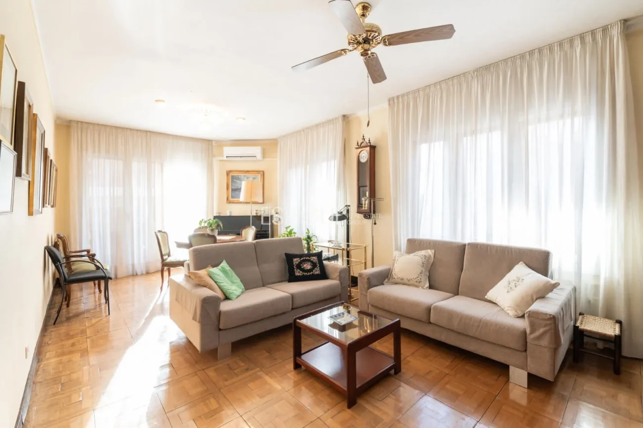 Appartement spacieux avec place de parking à Putxet (Sarrià-Sant Gervasi)