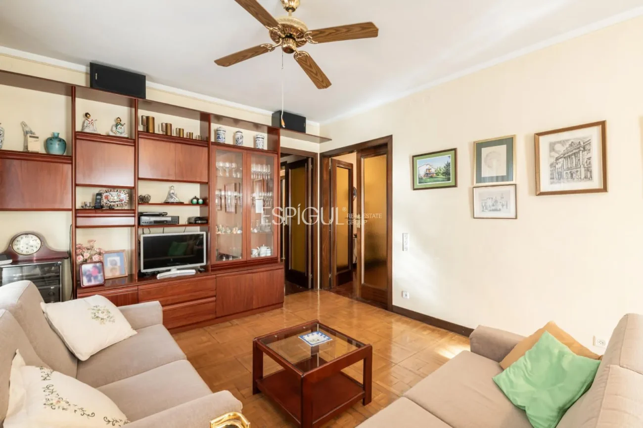 Appartement spacieux avec place de parking à Putxet (Sarrià-Sant Gervasi)