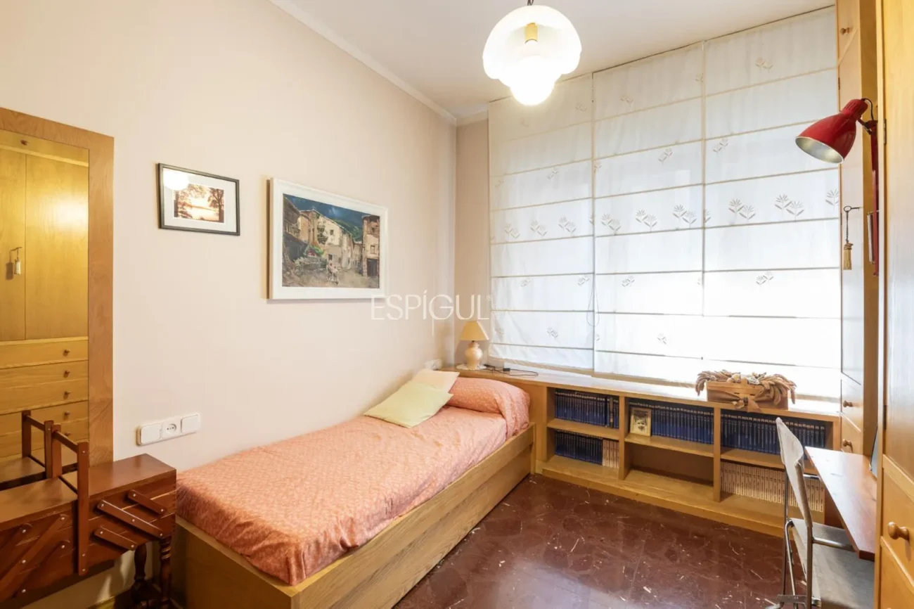 Appartement spacieux avec place de parking à Putxet (Sarrià-Sant Gervasi)