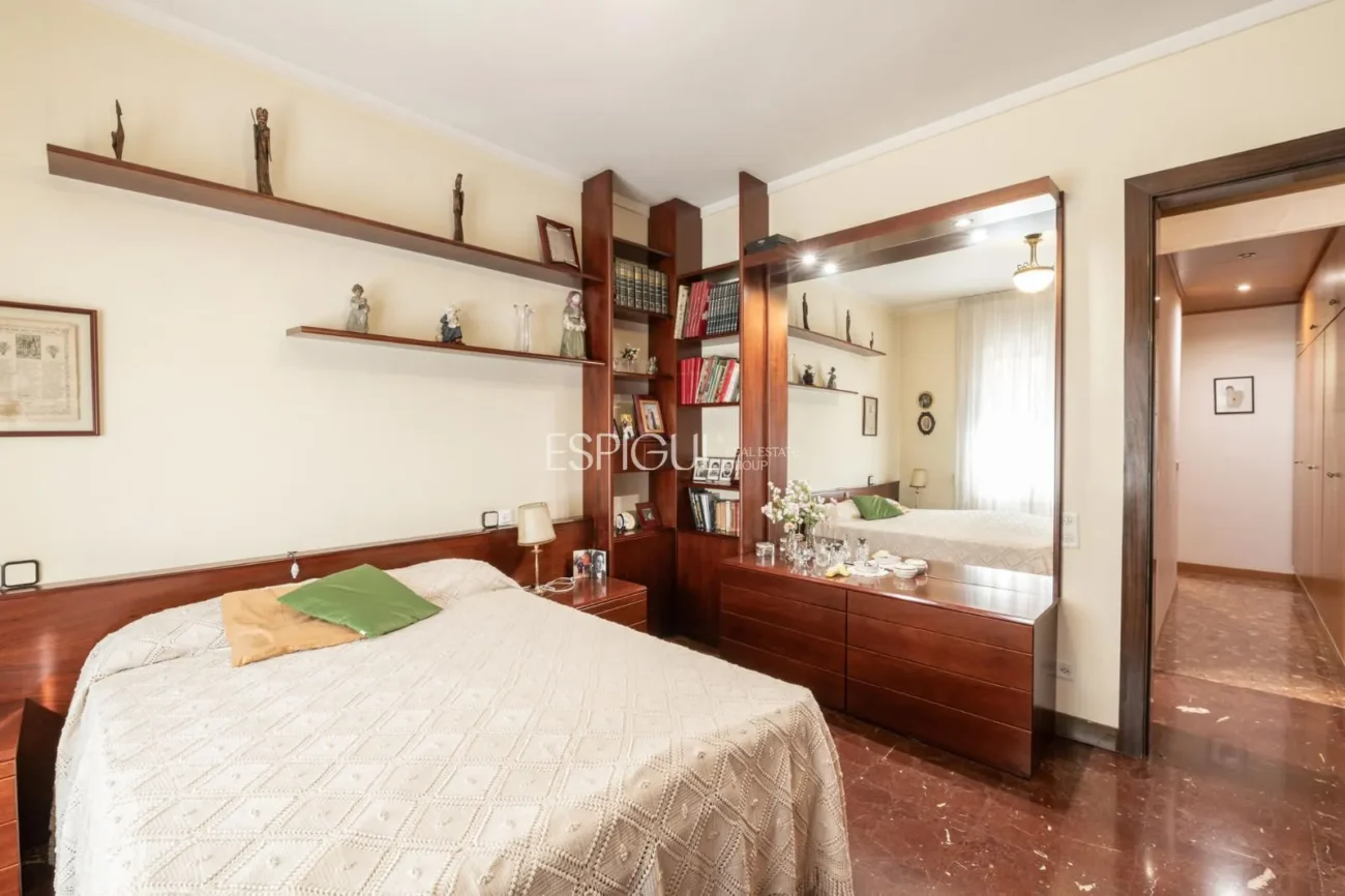 Appartement spacieux avec place de parking à Putxet (Sarrià-Sant Gervasi)