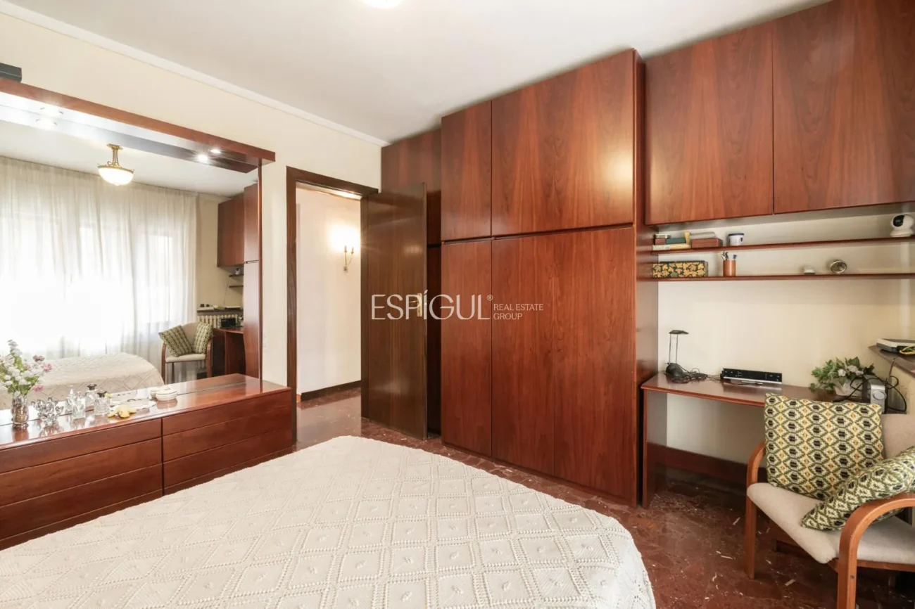 Appartement spacieux avec place de parking à Putxet (Sarrià-Sant Gervasi)