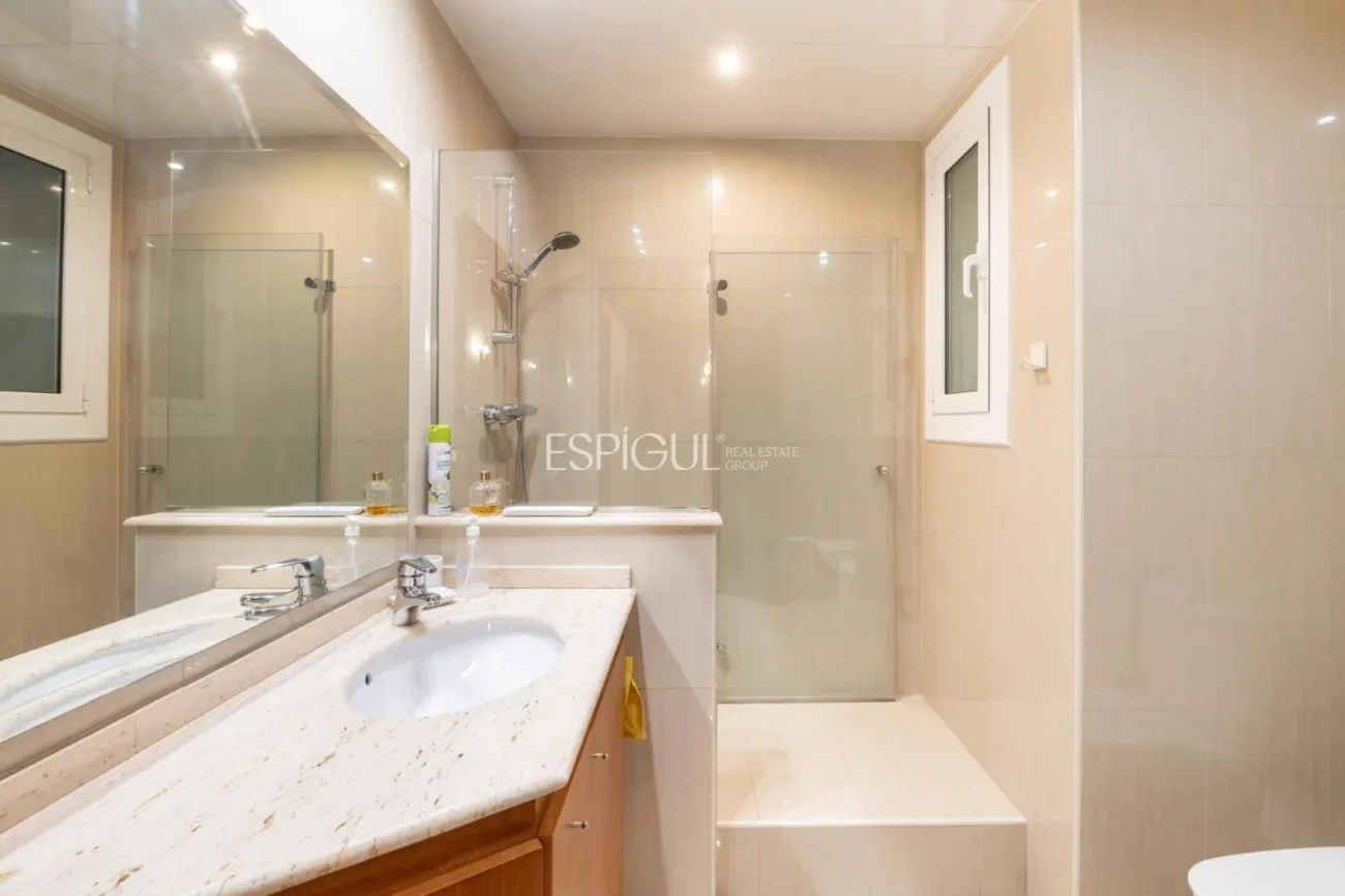 Appartement spacieux avec place de parking à Putxet (Sarrià-Sant Gervasi)