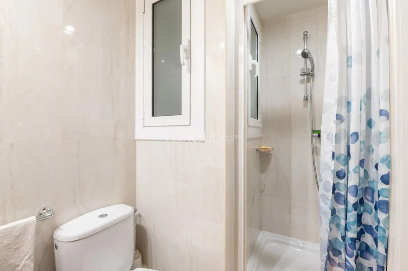 Appartement spacieux avec place de parking à Putxet (Sarrià-Sant Gervasi)