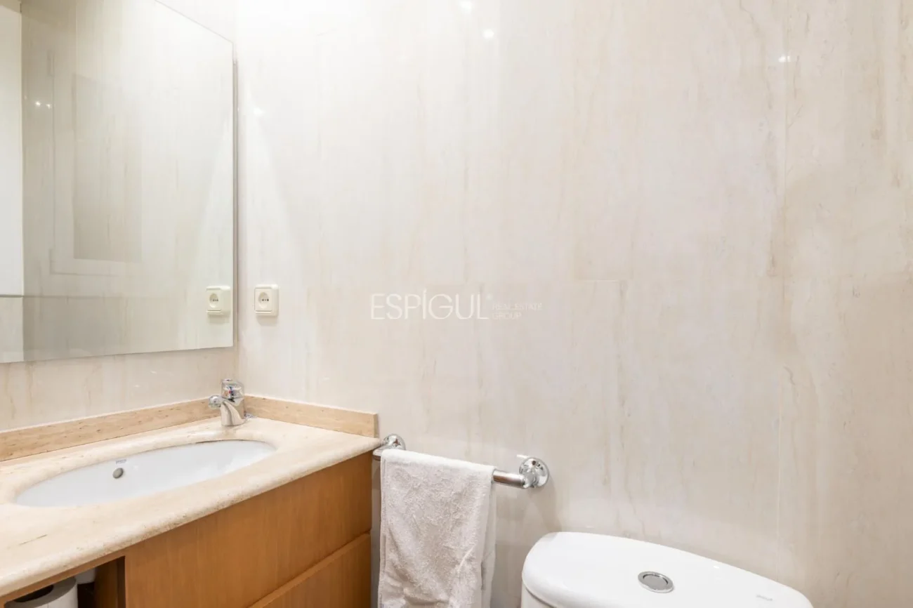 Appartement spacieux avec place de parking à Putxet (Sarrià-Sant Gervasi)