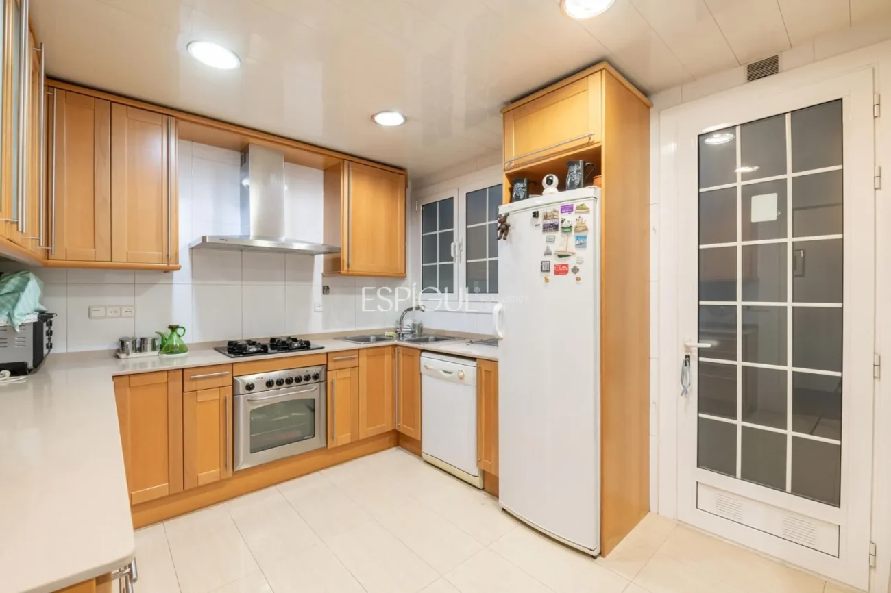 Appartement spacieux avec place de parking à Putxet (Sarrià-Sant Gervasi)