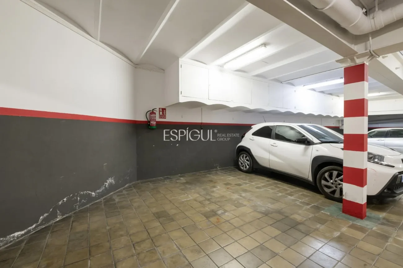 Appartement spacieux avec place de parking à Putxet (Sarrià-Sant Gervasi)