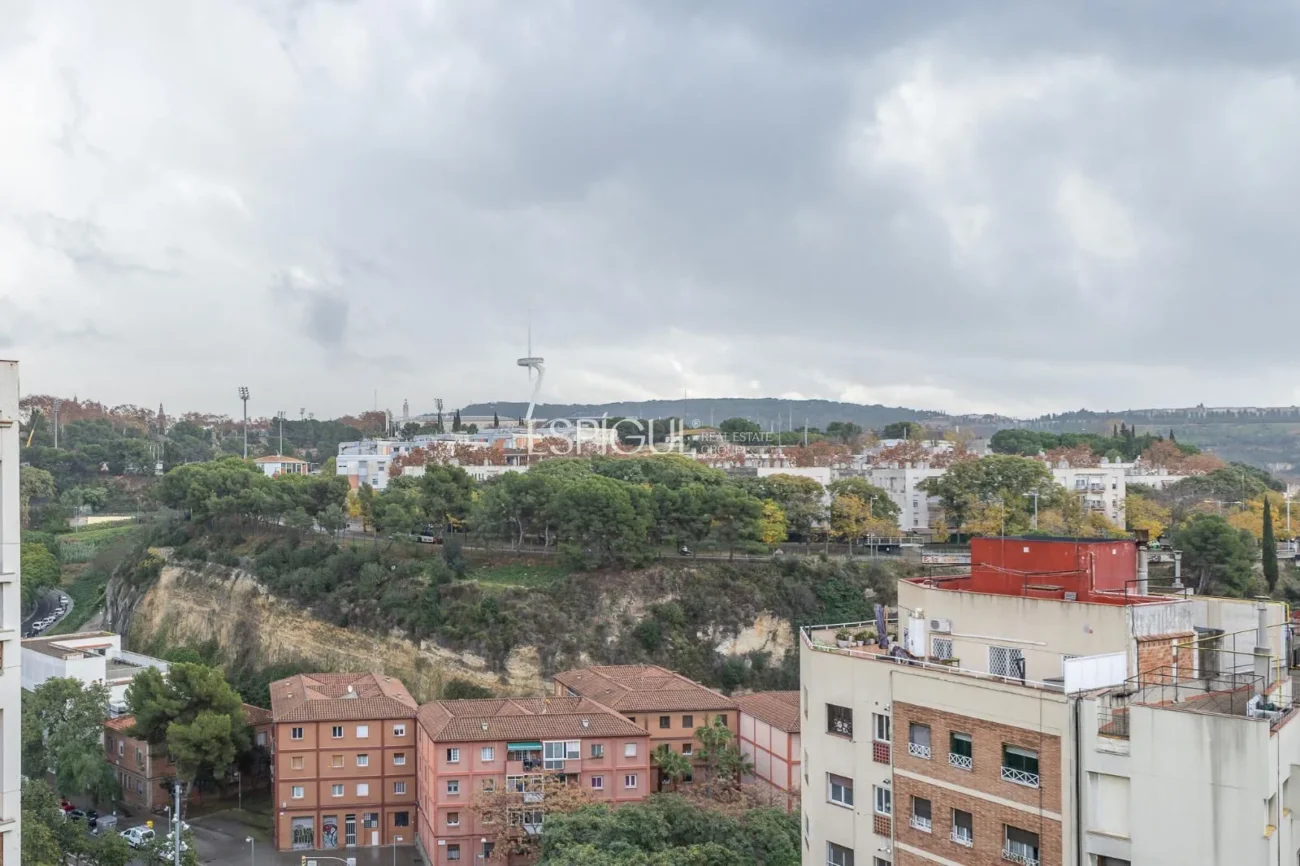 Duplex penthouse with double orientation and great potential