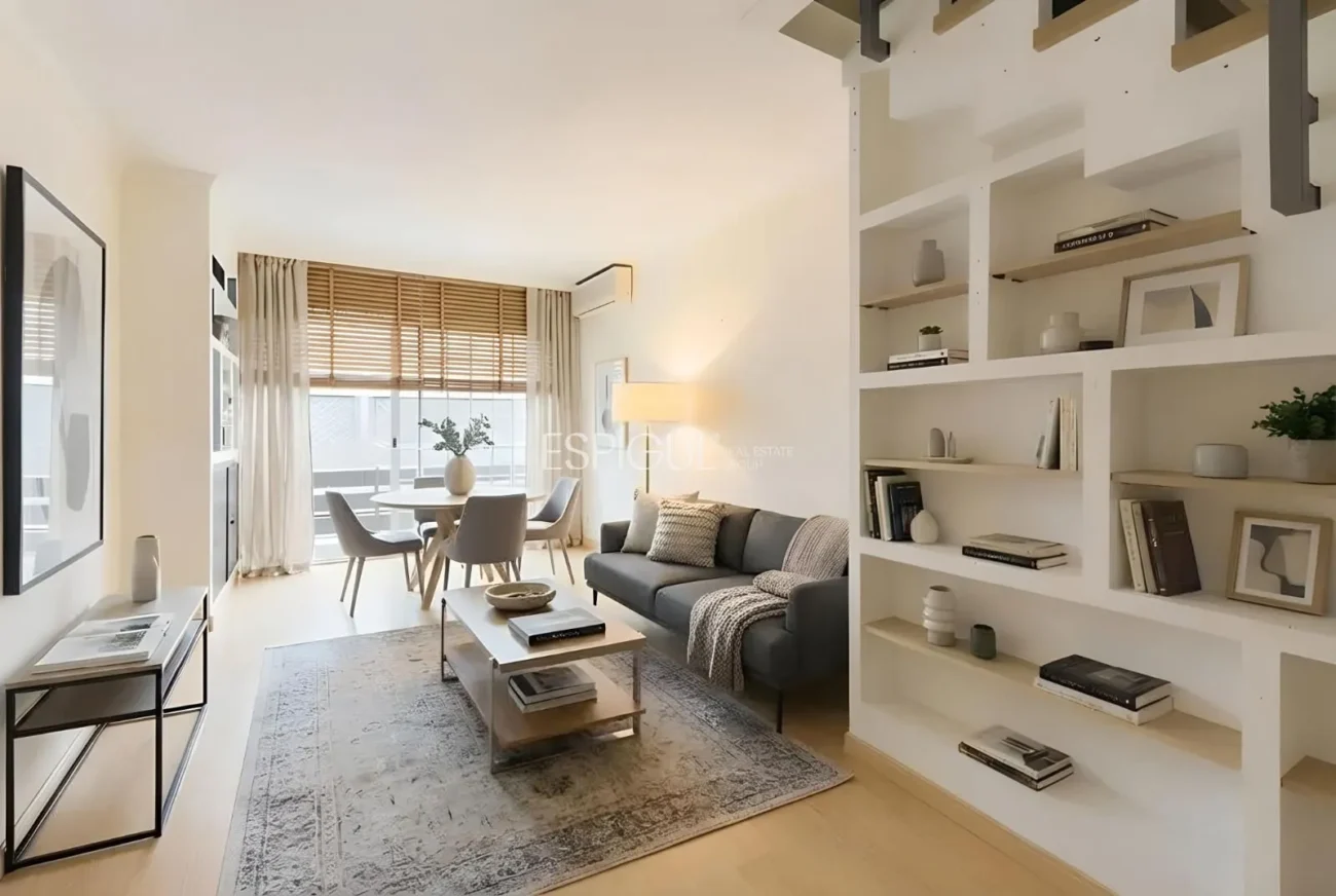 Ático dúplex con doble orientación y gran potencial