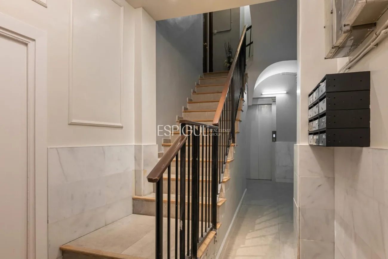 Penthouse exclusif avec terrasse privée dans le Born