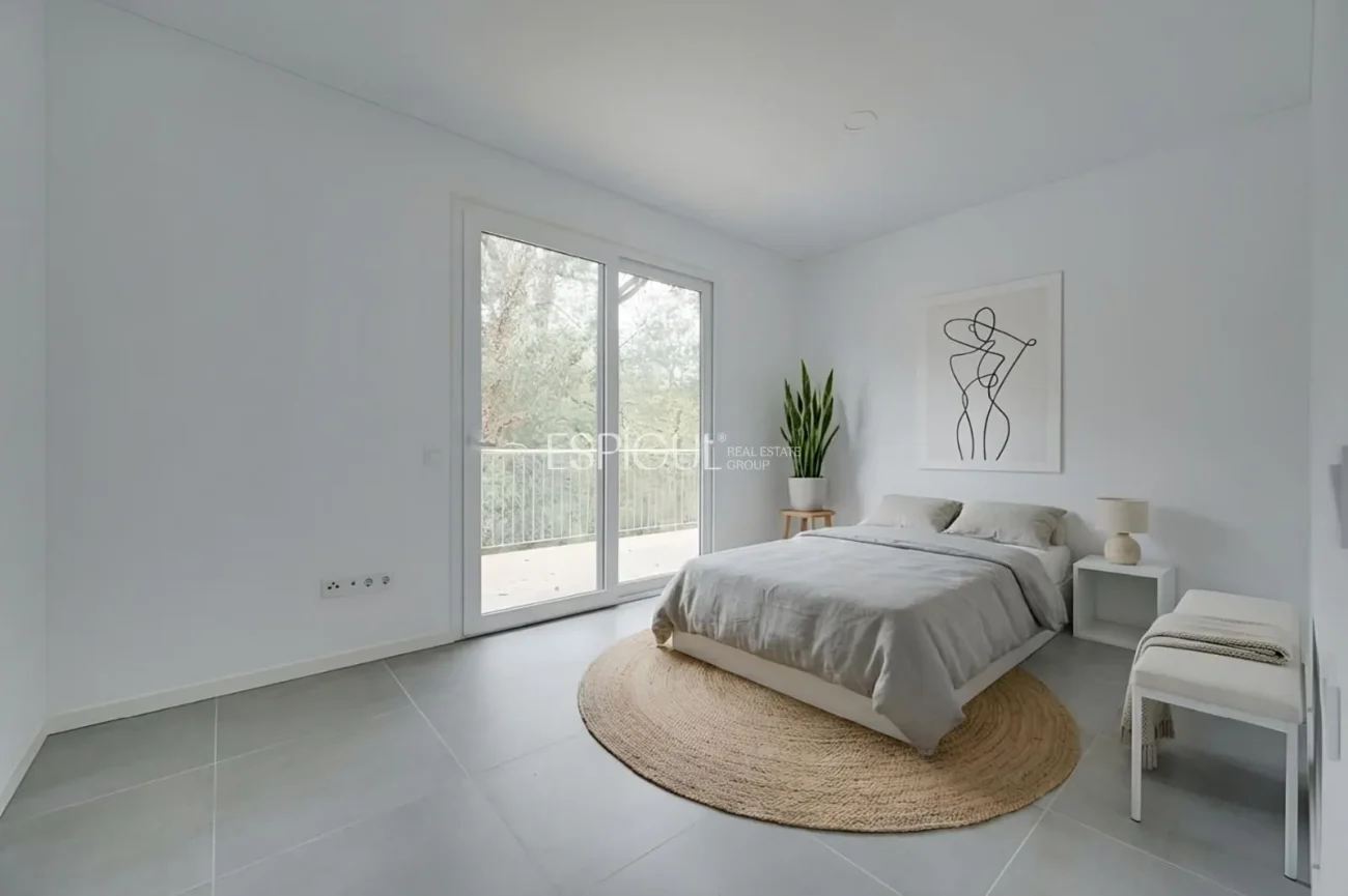 Casa de Obra Nueva con Piscina y Vistas al Bosque en Las Canyera, Llagostera