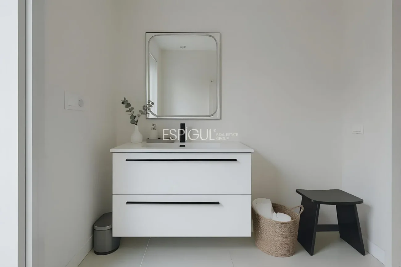 Casa de Obra Nueva con Piscina y Vistas al Bosque en Las Canyera, Llagostera